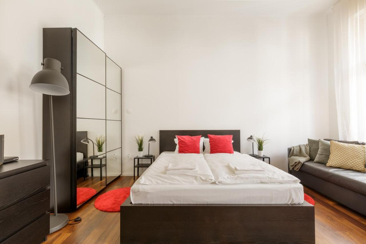 Апартаменти Red Dot Two - New Unit In The Heart Of Party Town Будапешт Екстер'єр фото