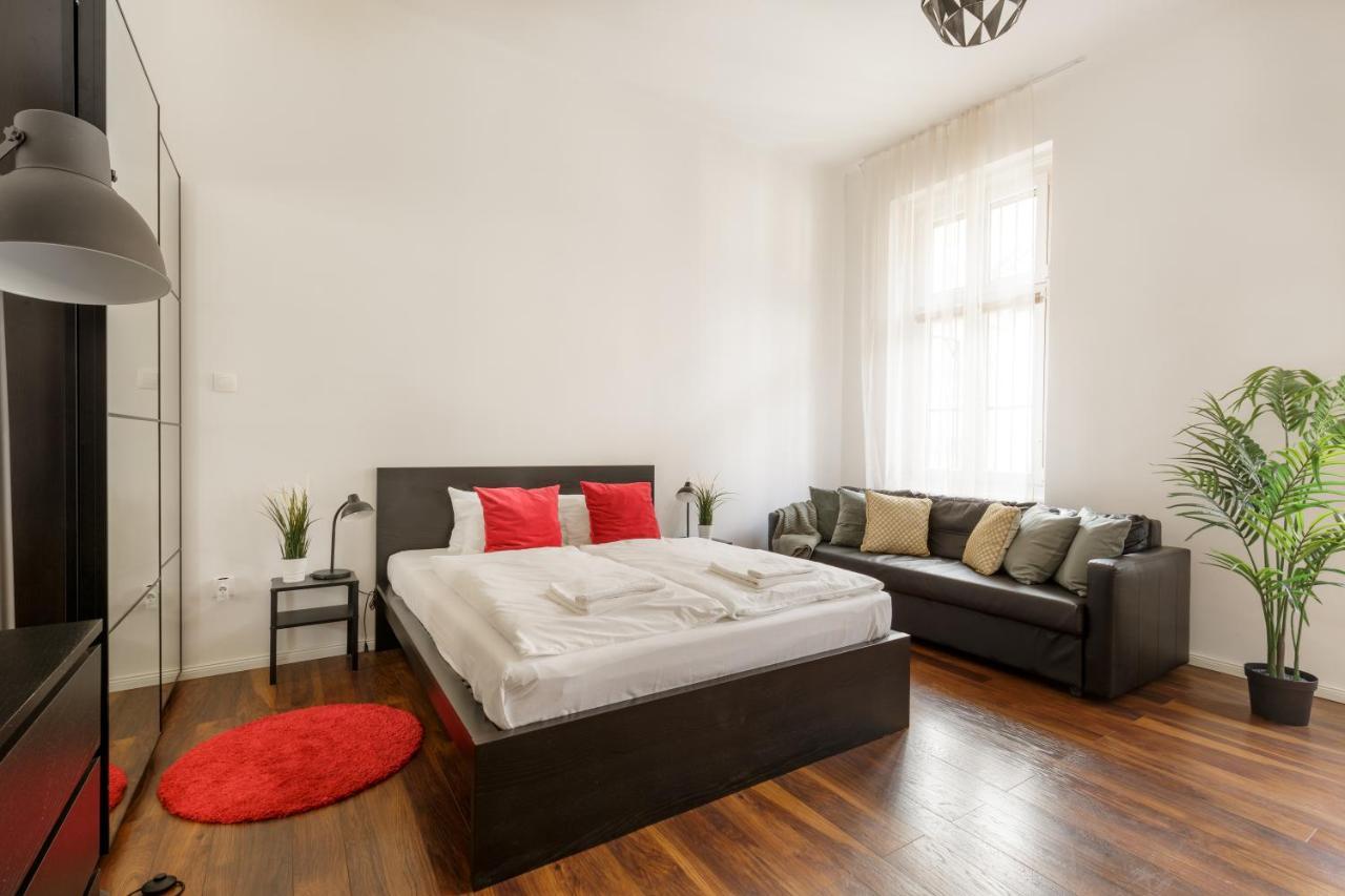 Апартаменти Red Dot Two - New Unit In The Heart Of Party Town Будапешт Екстер'єр фото