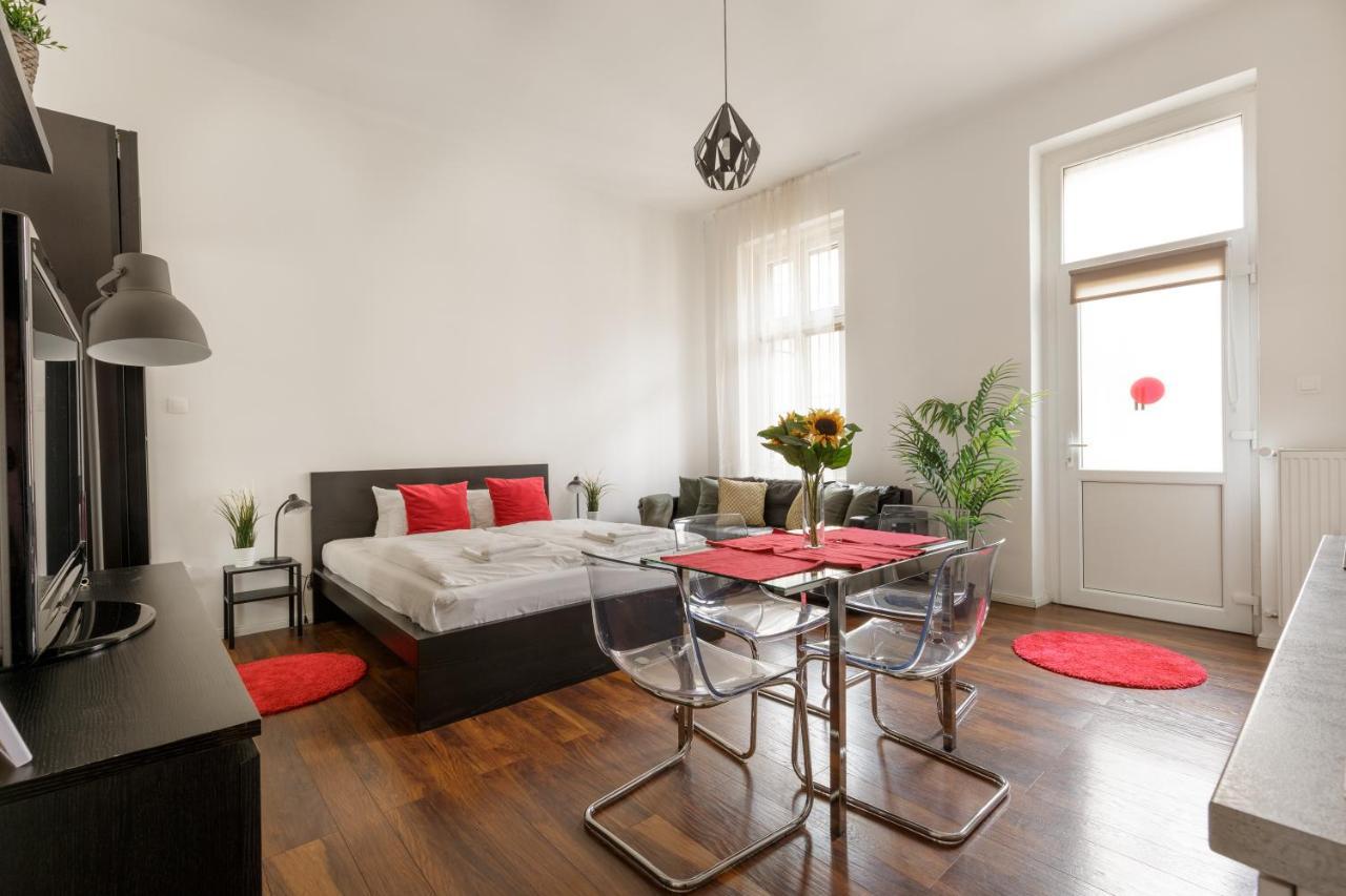 Апартаменти Red Dot Two - New Unit In The Heart Of Party Town Будапешт Екстер'єр фото